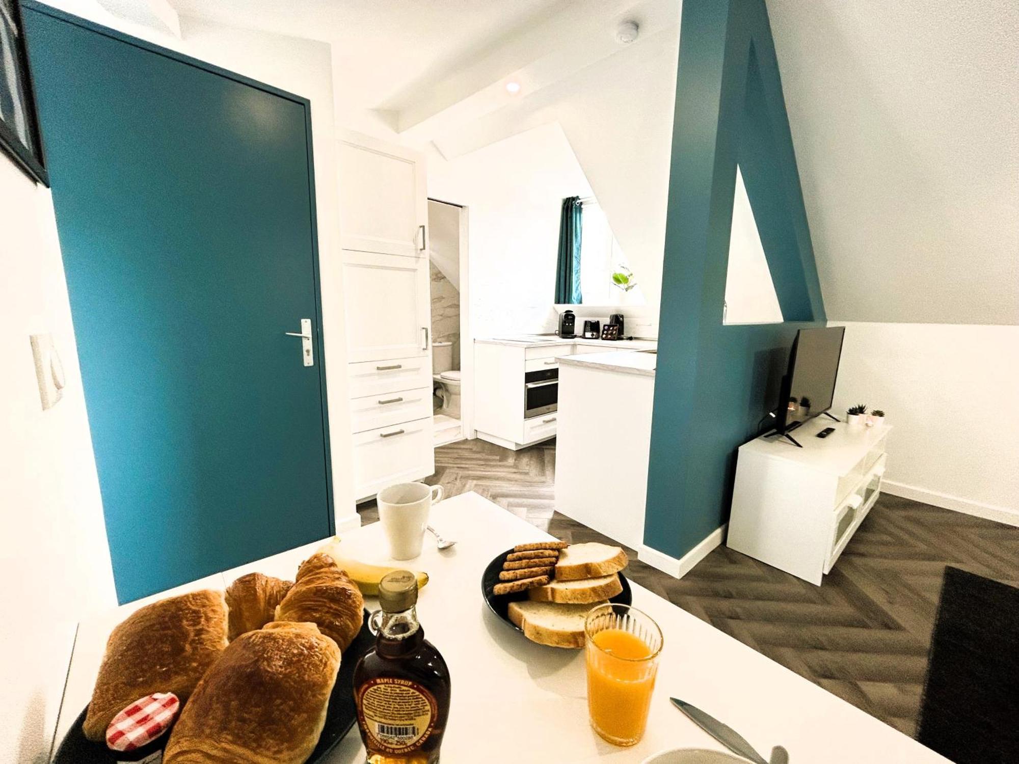 מונטריי La Maison Hugo מראה חיצוני תמונה